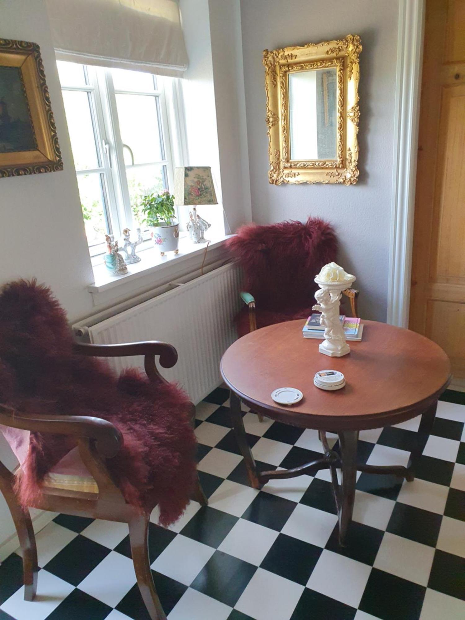 Pegasus Bed & Breakfast ฮิลเลอร์โวด ภายนอก รูปภาพ