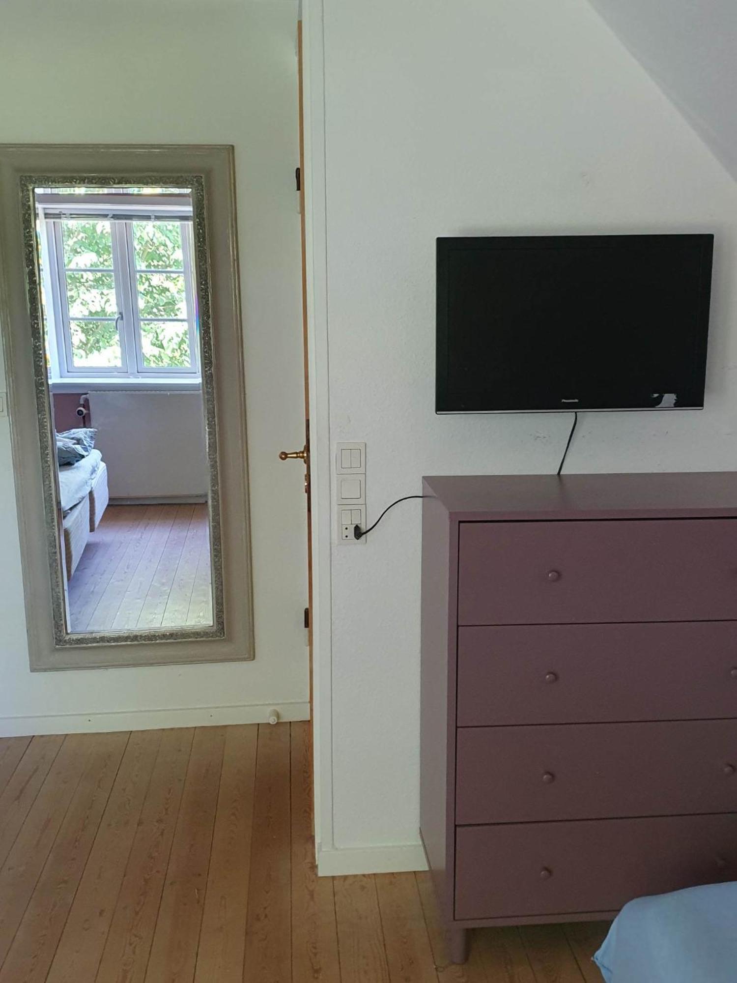 Pegasus Bed & Breakfast ฮิลเลอร์โวด ภายนอก รูปภาพ